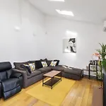 2 Bed Private Townhouse Mews, King\'S Cross London